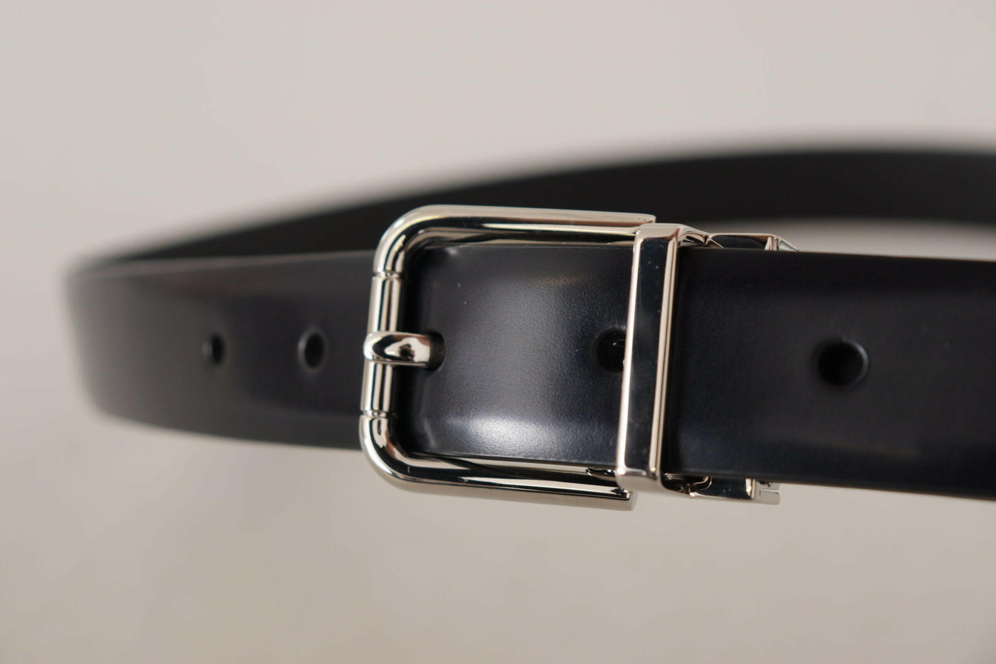 Dolce & Gabbana Elegant Black Leather Belt with Metal Buckle